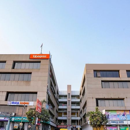 Fabexpress Blue Stone Hotel สุรัต ภายนอก รูปภาพ