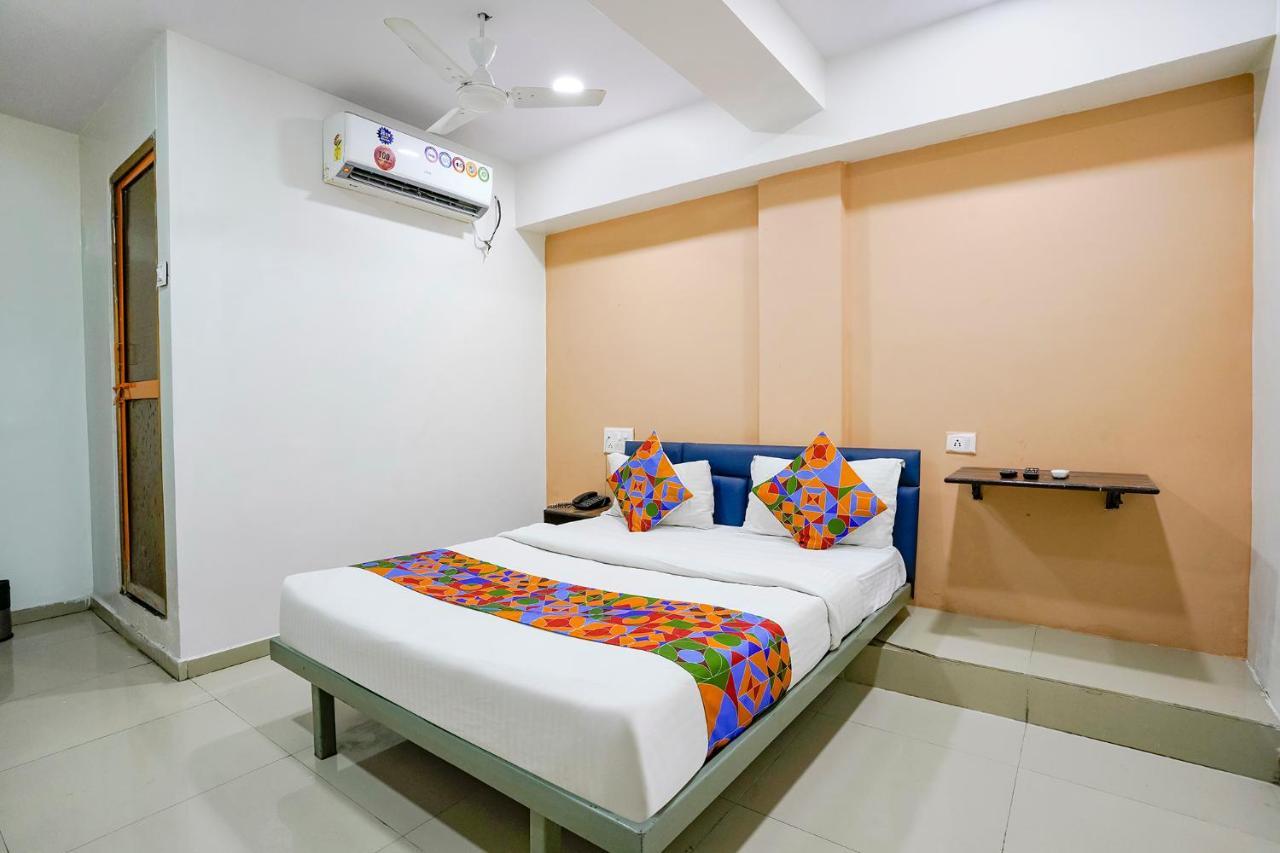 Fabexpress Blue Stone Hotel สุรัต ภายนอก รูปภาพ