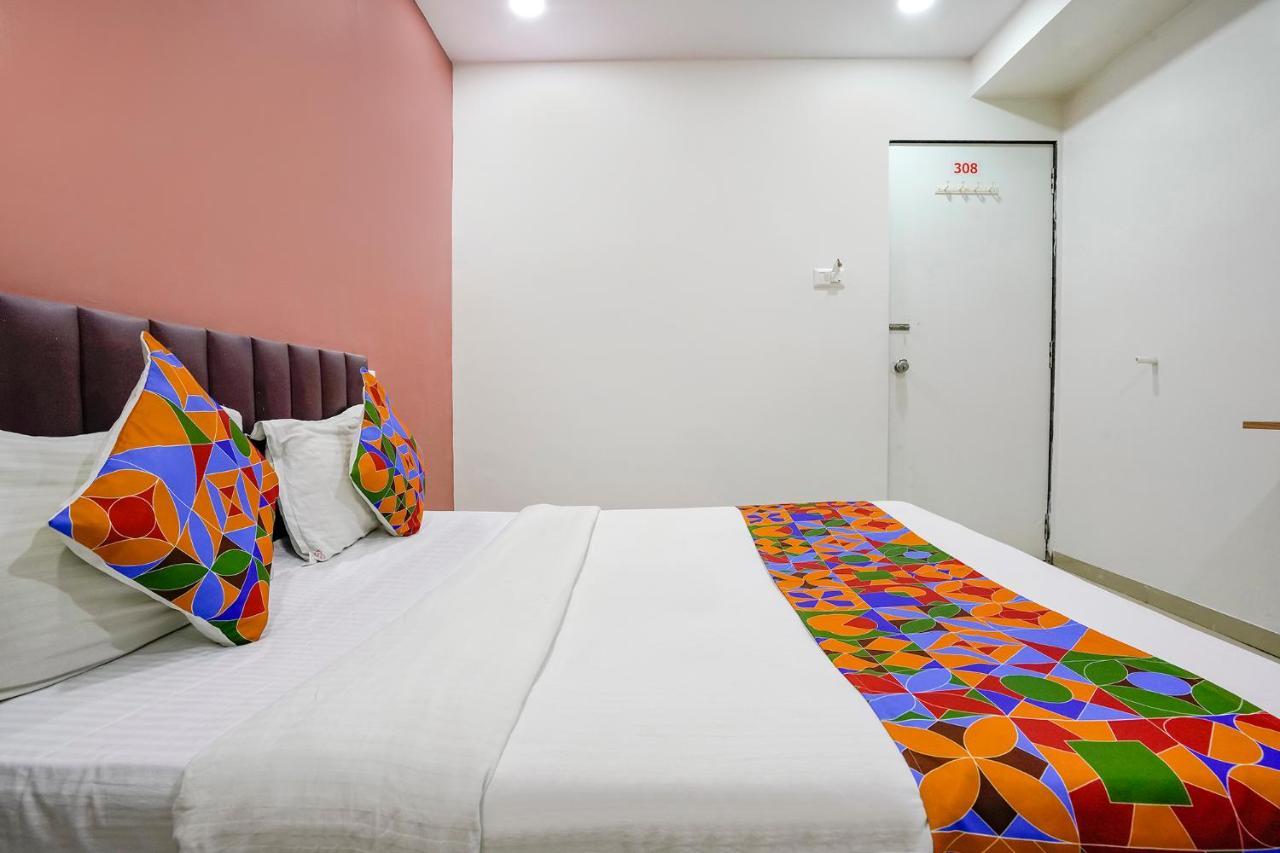 Fabexpress Blue Stone Hotel สุรัต ภายนอก รูปภาพ