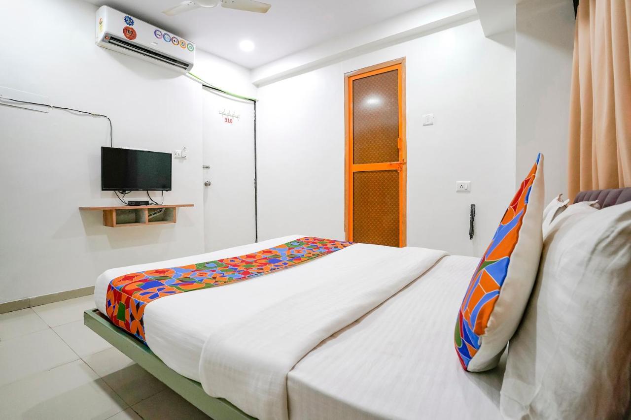 Fabexpress Blue Stone Hotel สุรัต ภายนอก รูปภาพ