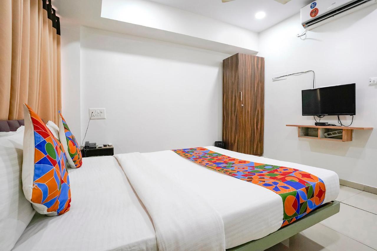 Fabexpress Blue Stone Hotel สุรัต ภายนอก รูปภาพ